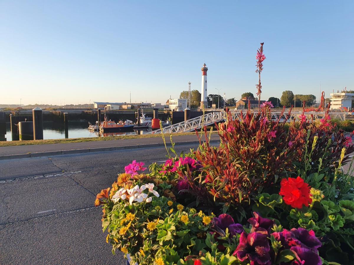 Residence Le Semaphore Ouistreham Buitenkant foto